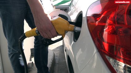 Les dépôts pétroliers bloqués en Corse