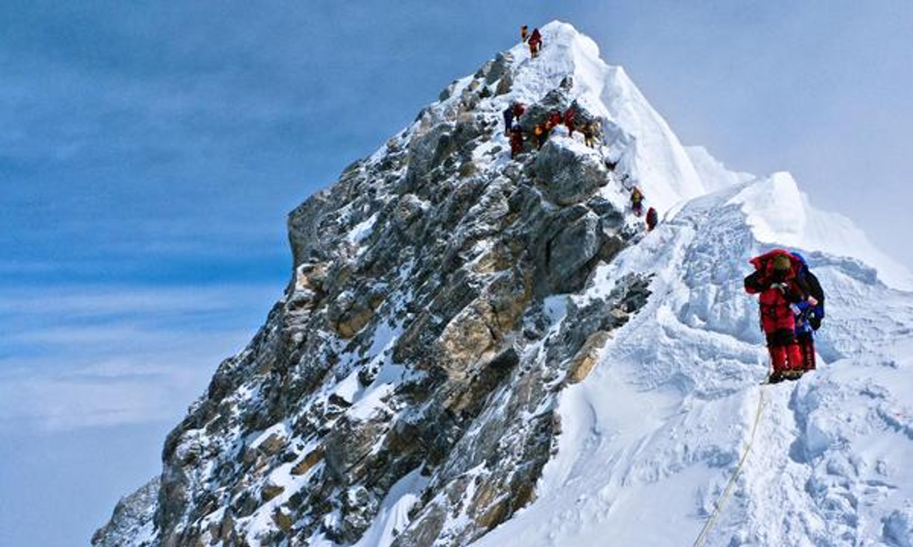 The Hidden Risks Of Climbing Mount Everest Video Video Dailymotion - mount everest roblox map