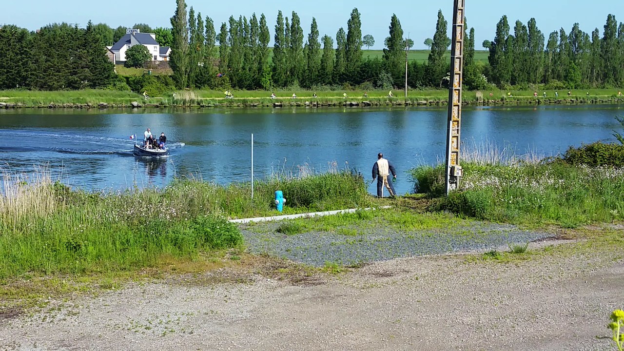 Entraînement d'une équipe cynophile de gendarmerie du Calvados