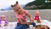 Ярослава и Куклы Беби Борн и Ненуко. Видео для детей. Пикник у моря Турция. Baby Born & Nenuco