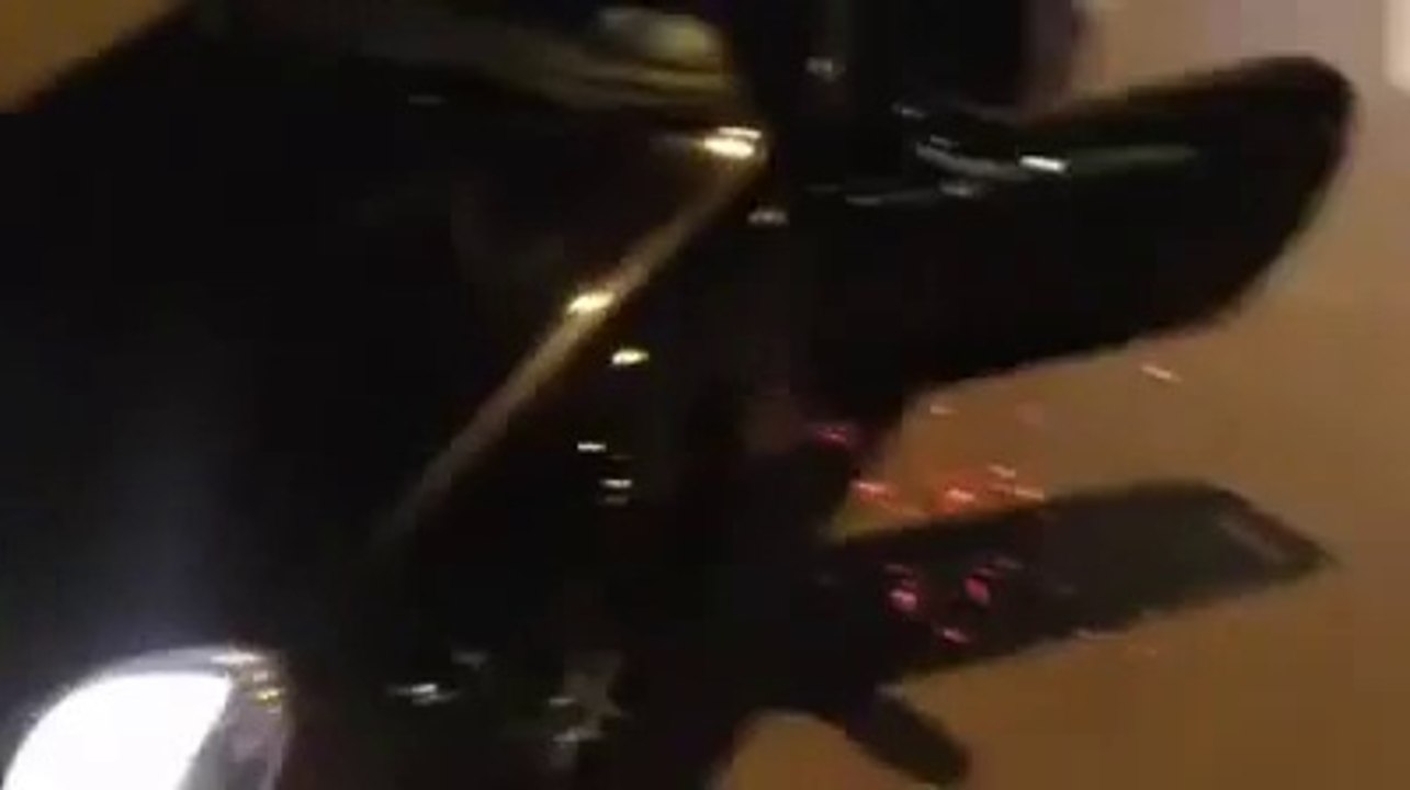 2 motards sauvent la vie d'une automobiliste. Bravo!!!