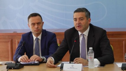 Report TV - Jetimët, Klosi: Do gjejmë familje kujdestare, jetimoret qendra ditore