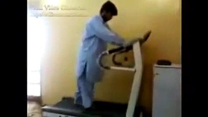Walking on Machine: can't stop the loughing