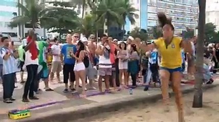 Girl doing Amazing stunt on rope in Public: