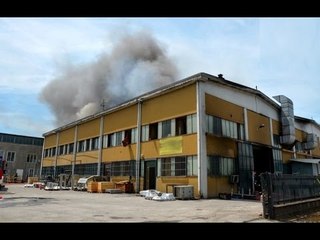 Pontecchio Marconi (BO) - Incendio in azienda di vernici, danni ingenti (26.05.16)