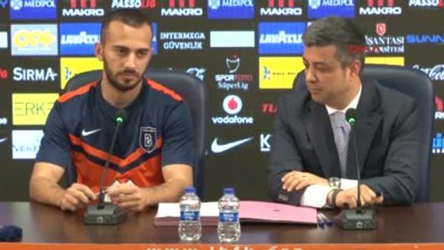 Eren Albayrak, Medipol Başakşehir'de 3 Yıllık Sözleşmeye İmza Attı