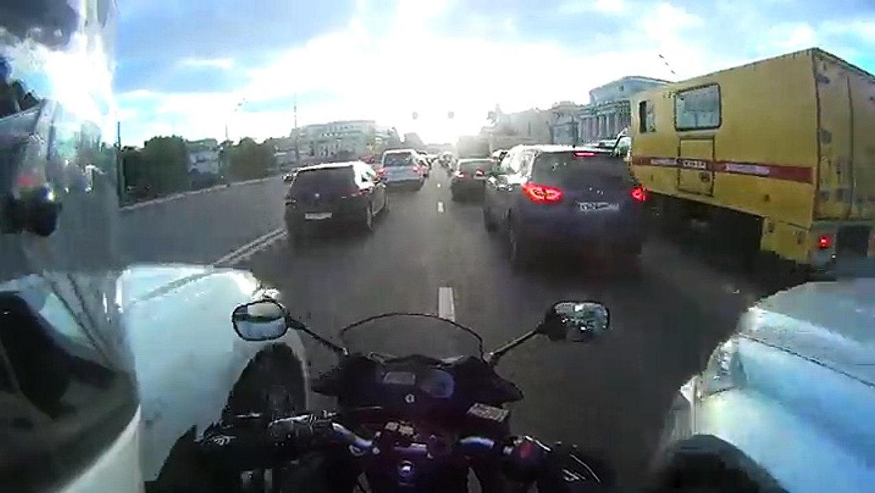 Une scène d'embouteillage prend une tournure inattendue