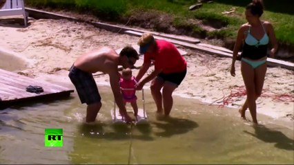 A 6 mois, elle devient la jeune skieuse nautique de l'histoire