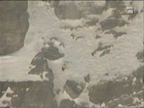 Comique-chute - drole - accident - snowboarder