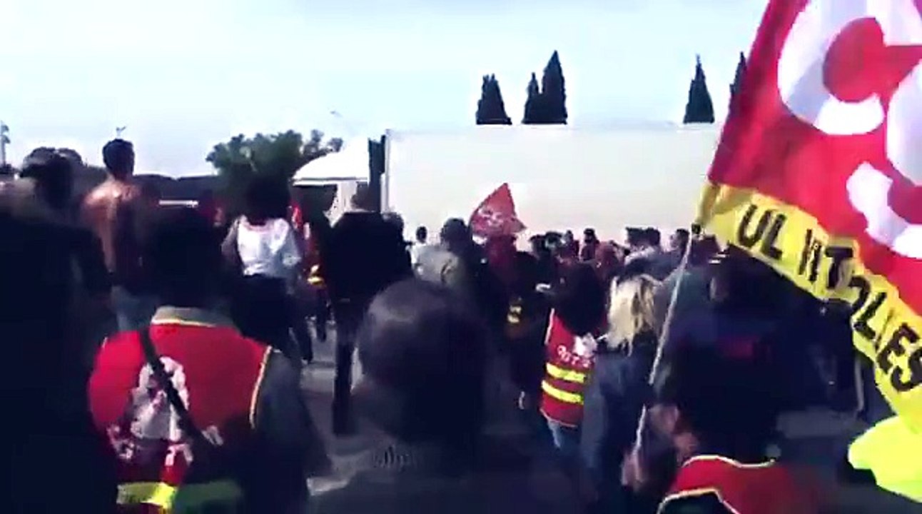 Un chauffeur de camion force un barrage de la CGT à Vitrolles et blesse 3 personnes