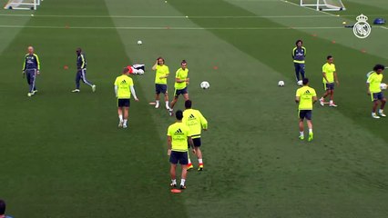 Keepie uppies, Real Madrid style! What a skill 26.05.2016