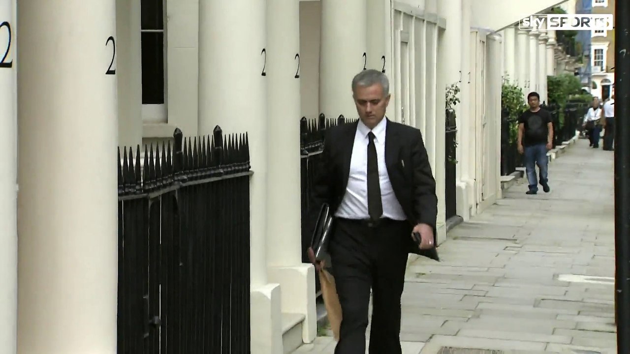 Mourinho arrives home