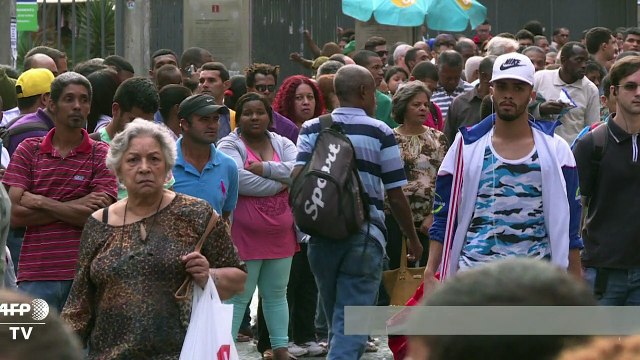 Thousands of Brazilian job seekers line up in Rio streets