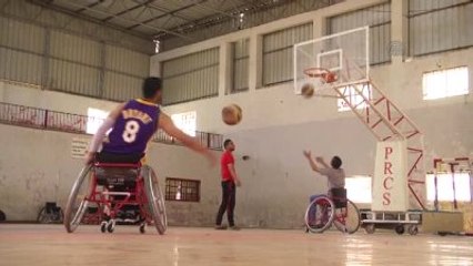 Gazzeli Engelli Basketbolculara ABD'li Engelli Antrenör