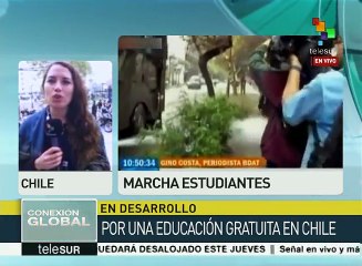 Policía chilena reprime a estudiantes que se manifestaban
