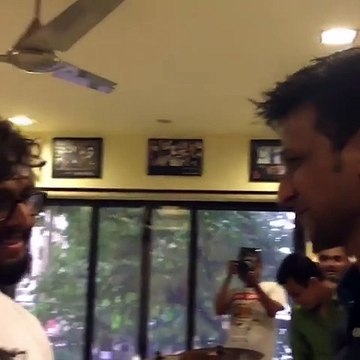 Sonu Nigam meets boy who gave him money for breakfast when he was singing on the streets