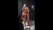 A fan drop “Allah hu Akbar” in the microphone during a concert of Rihanna without pressure
