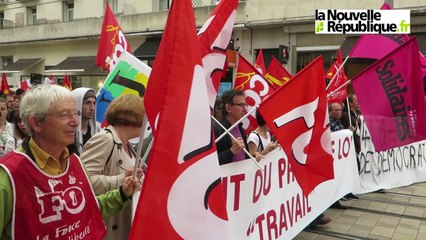 VIDEO. Tours : la police charge trois fois contre les manifestants