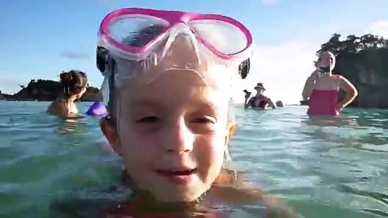 Un soldat fait une belle surprise à sa famille - Retour de mission émouvant