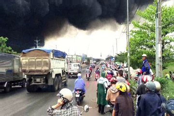 TP.HCM: Cháy Kinh Hoàng ở Công Ty Nệm Vạn Thành