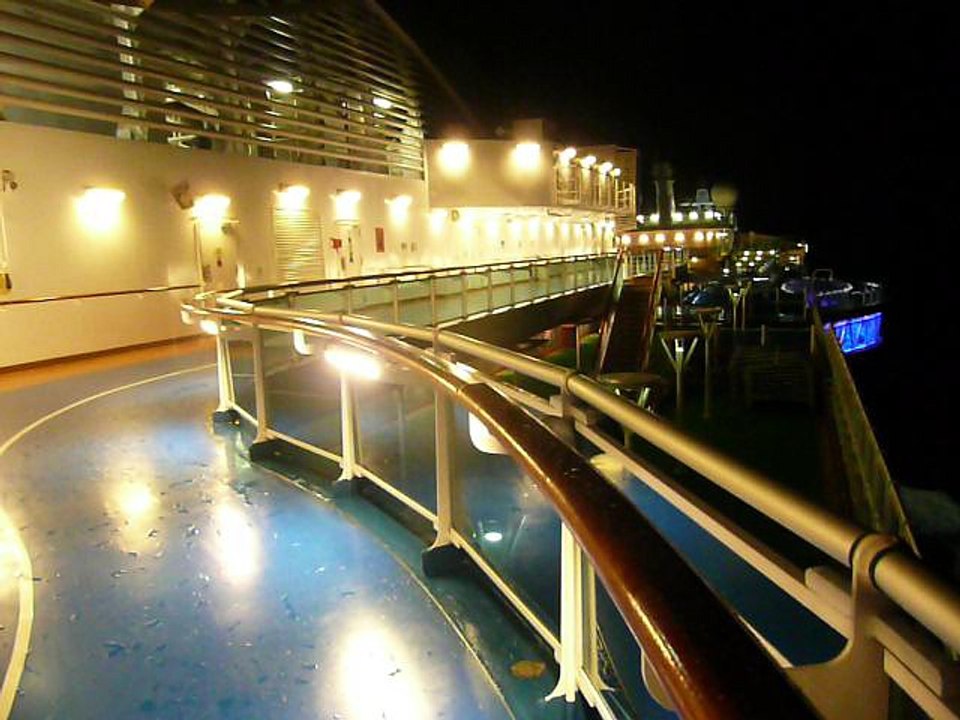 R0YAL 007 P1080453