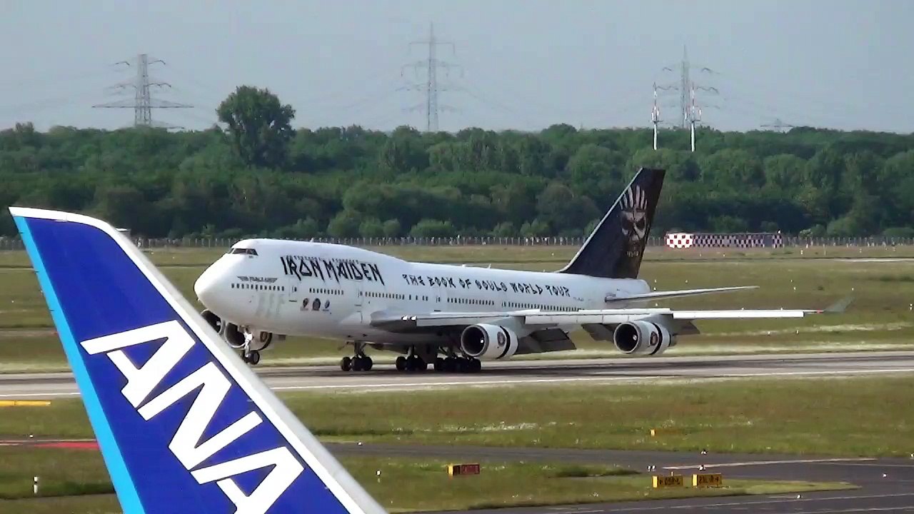 Iron Maiden Jumbo landet in Düsseldorf