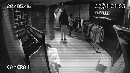 Riteish Deshmukh Caught on Cam Shoplifting!!