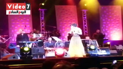 شيرين باكية لجمهورها بحفل موازين: "كنت مغفلة لما فكرت أبعد عنكم"