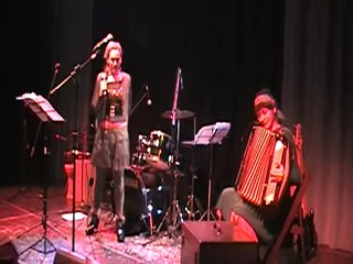 Ochie Chornye , (Ojos negros), Dovoie Sestri en Mediterránea. 25/8/12.