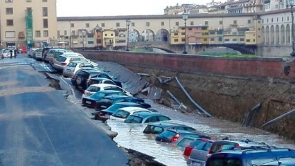 Florence : un quai s'effondre près du Ponte Vecchio