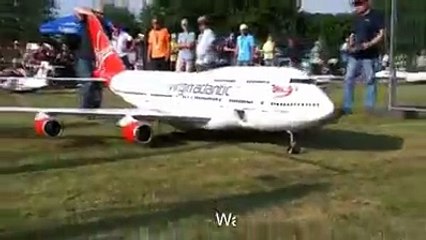 yeh airoplane daikhain hairan ho jain ga