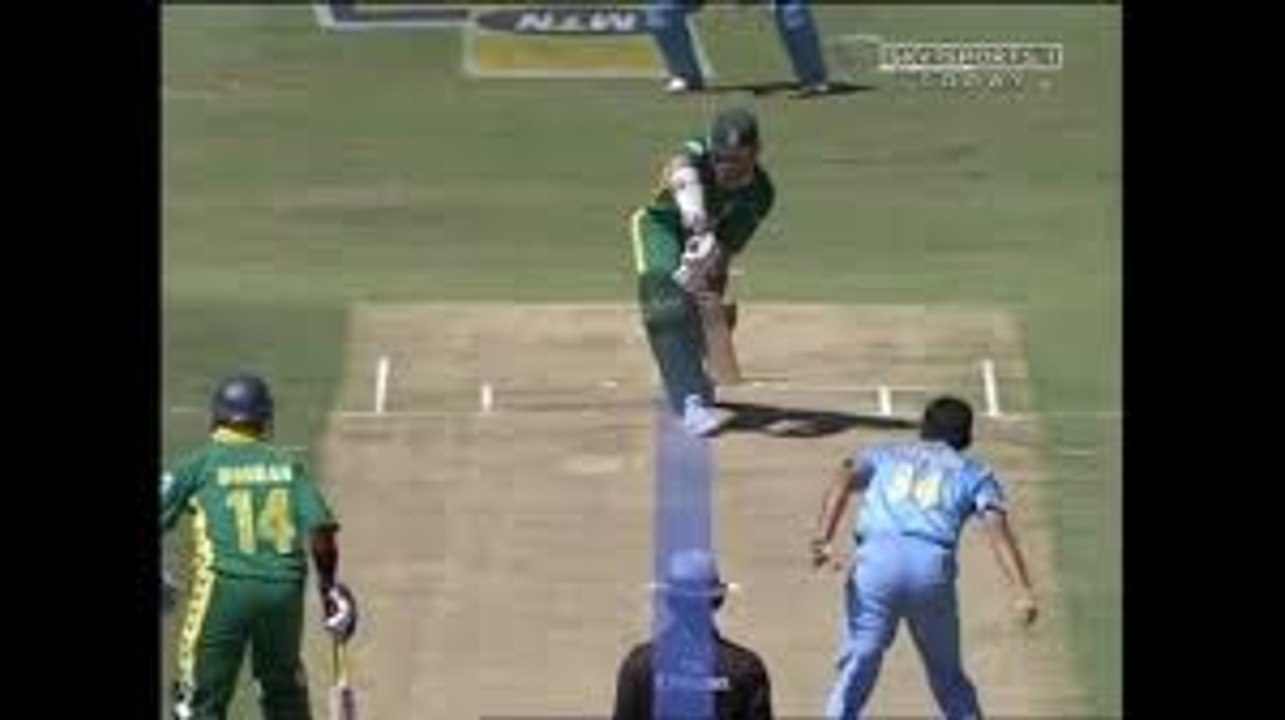 Zaheer Khan's best over of his career - double wicket maiden.