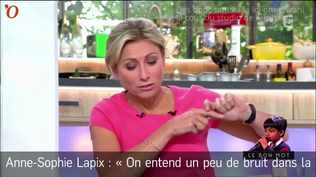 C à vous : Myriam El Khomri exfiltrée du plateau en urgence