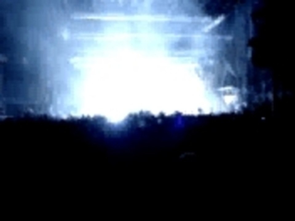 daft punk - 26.06.07 - arenes de nimes - video10