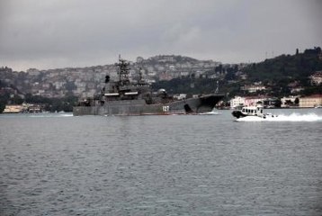 Rus Savaş Gemilerine Yakın Takip