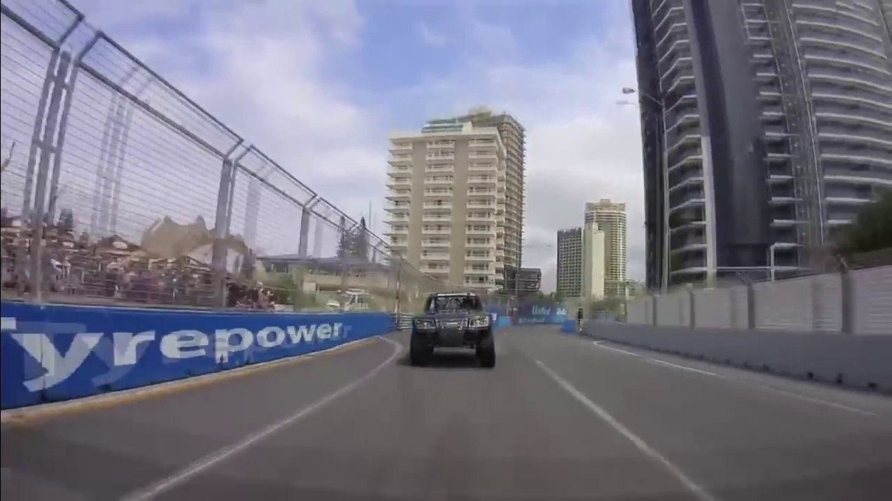 Jeu vidéo de course ou vraies images filmées sur circuit ?