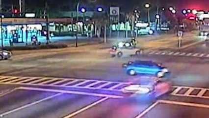 La police percute violemment une voiture !