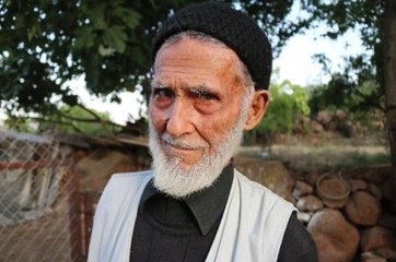 Ülke'nin Gündemine Oturan Mecnun Dede Erdoğan'dan Maaş İstedi