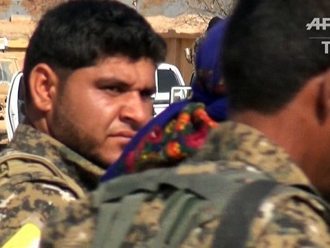 Syrie: les jihadistes de l'EI sous les bombes de la coalition à Raqa