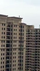 A man who committed suicide on the 30th floor of a building in china