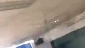 Un professeur pris en flagrant délit avec une étudiante !
