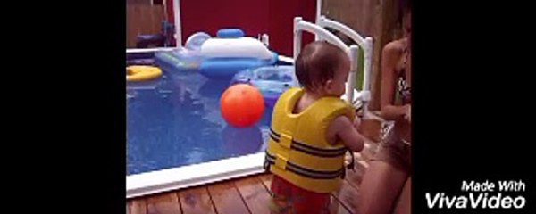 Snow Buddies (2003) Clip: Edward Falls in Shark Backwards