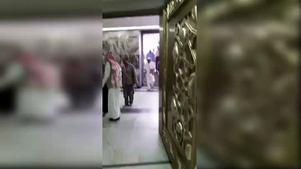 بالفيديو: منع عروس من دخول الحرم المكي يوم زفافها !