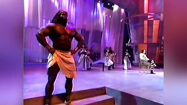 Phillyfire2003 Remembers The Time on the Soul Train Music Awards when Michael Jackson sat to perform in the nineties.