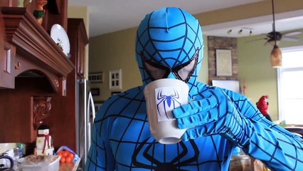 The Amazing Blue Spider Man & Spiderman & Venom! Real Life Bath Time!