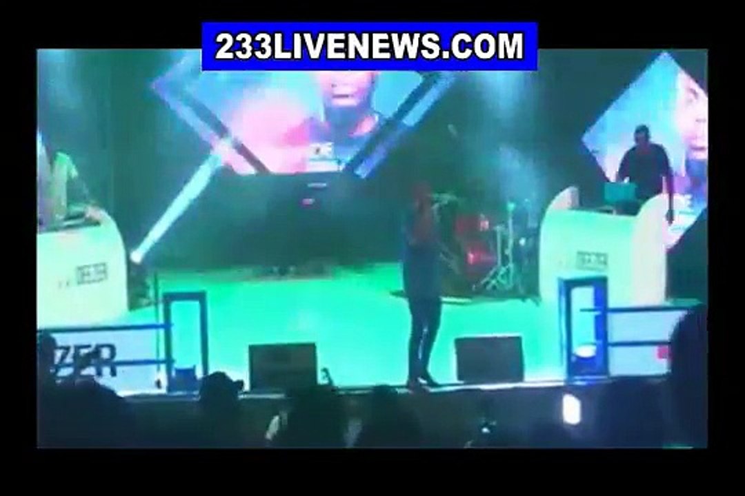 Olamide Perform at 2016 Ghana Meets Naija Concert -- Full video