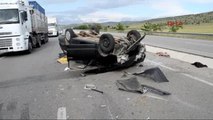 Manisa - Takla Atan Otomobilde Yaralandı