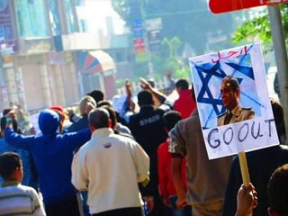 الشاعر مصطفى الاكادورى ارحل عن مصر