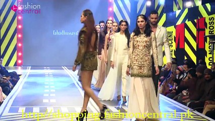 Pakistani Model Falls in Hi heals