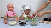 ✔ Baby Born. la niña Yaroslava prepara una rica y sana ensalada / Vídeo para niñas ✔